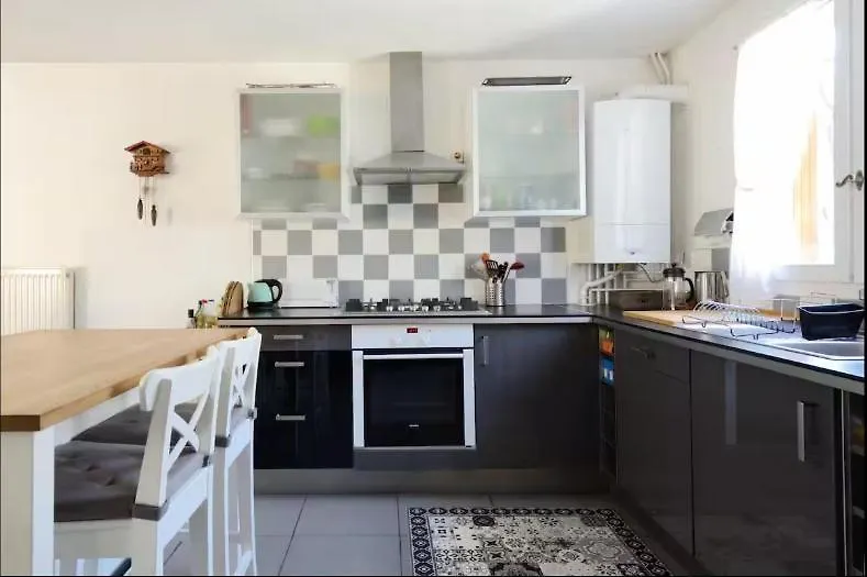 Jolie Chambre Chaleureuse Marseille 0*,  Francie
