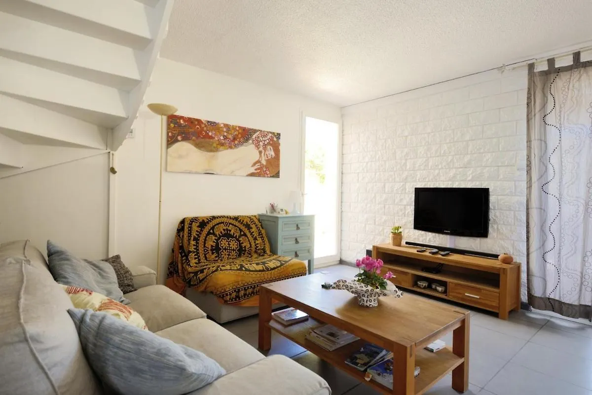 Jolie Chambre Chaleureuse Marseille Homestay