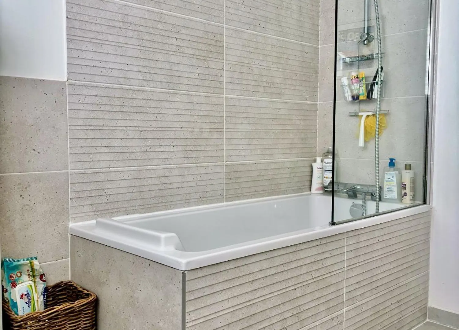 Jolie Chambre Chaleureuse Marseille Homestay